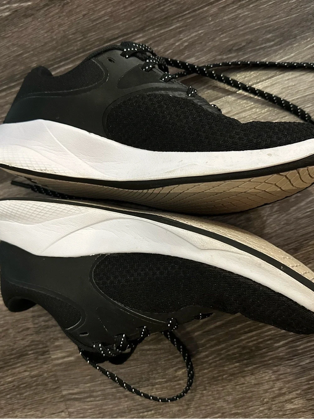 Under Armour Charged Aurora Cross Trainers Black/White Lightweight Sneakers 6.5